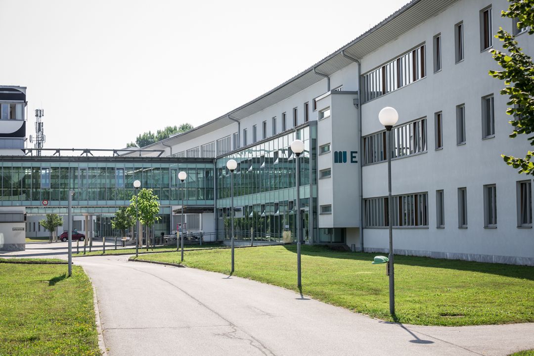 Alpen-Adria-Universität Klagenfurt: Südtrakt (Blick von Westen)